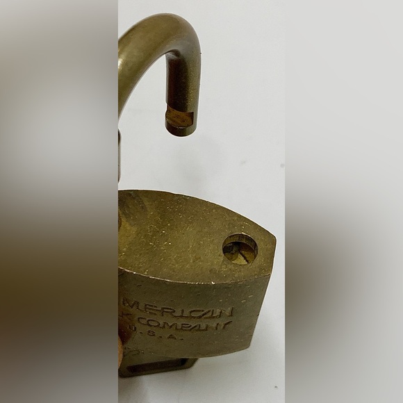 Mid Century Vtg US Govt Military Bronze American Lock Padlock w/ Key & Chain - Picture 13 of 15